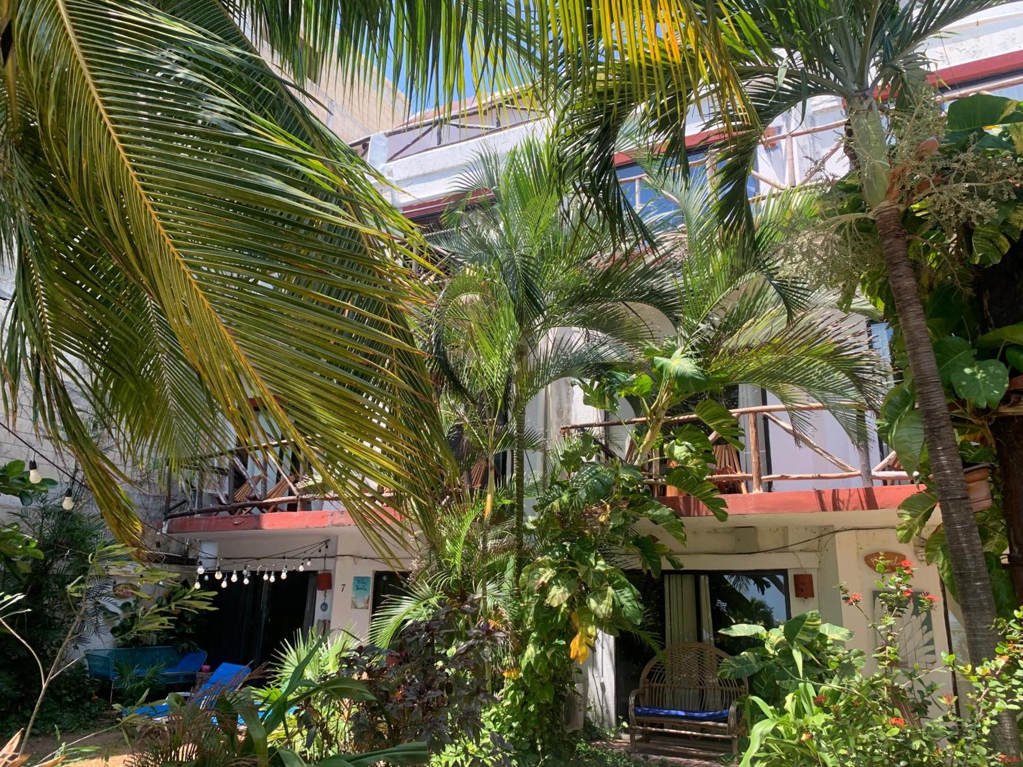 Casa Caribe Канкун Екстериор снимка The house of the artist in Goa
